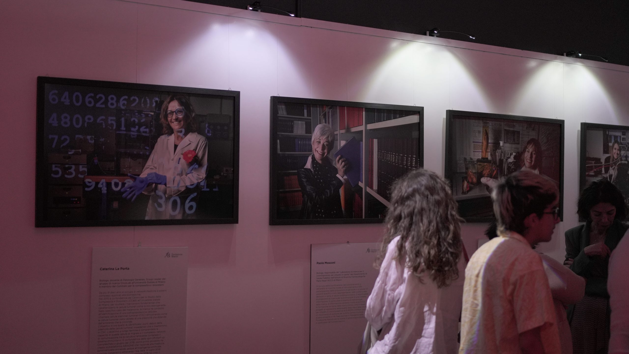 Mostra “Una vita da scienziata. I volti del progetto #100esperte” | Cagliari 2025 Mostra “Una vita da scienziata. I volti del progetto #100esperte” | Cagliari 2025